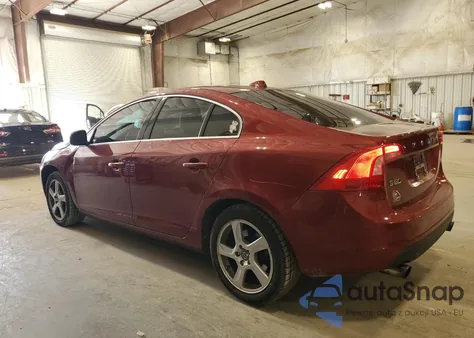 2012 Volvo S60 T5 z USA, uszkodzony, nr VIN YV1622FS7C2043536